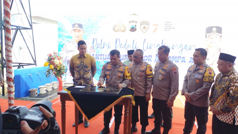Polda Jateng Berikan Bantuan Sumur Bor dan Pompa Air