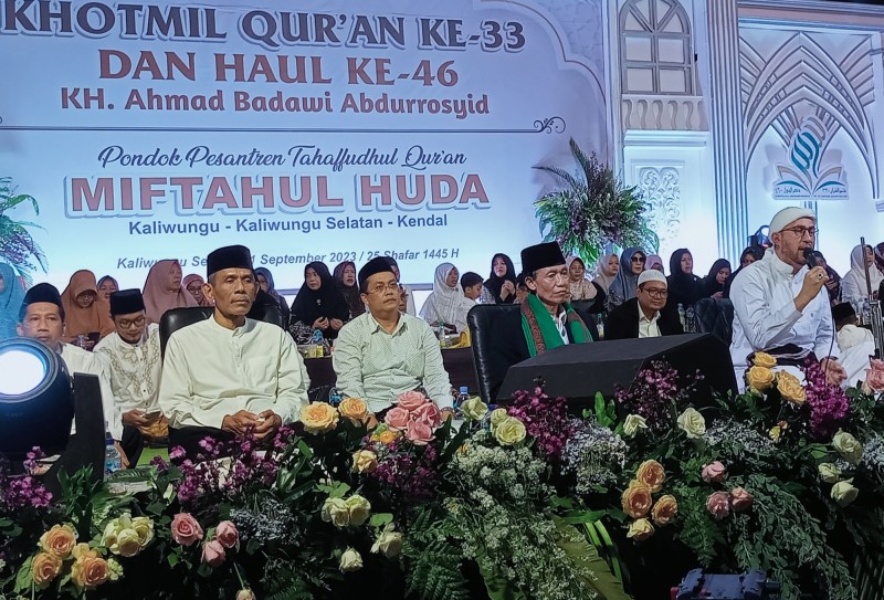 Asisten Pemerintahan Sekda Kendal Hadiri Acara Maulidurrosul
