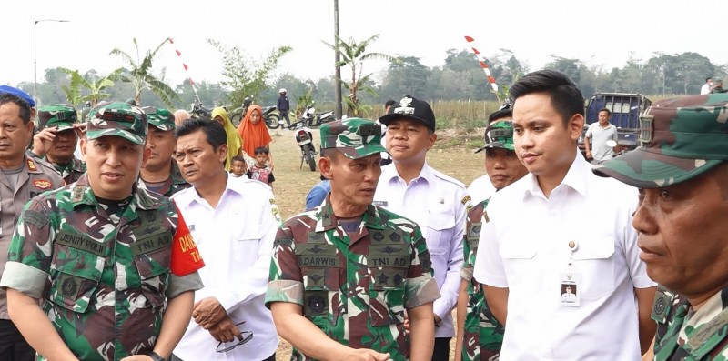 Bupati Kendal Dampingi Kasdam IV/Diponegoro Meninjau TMMD Reguler 118