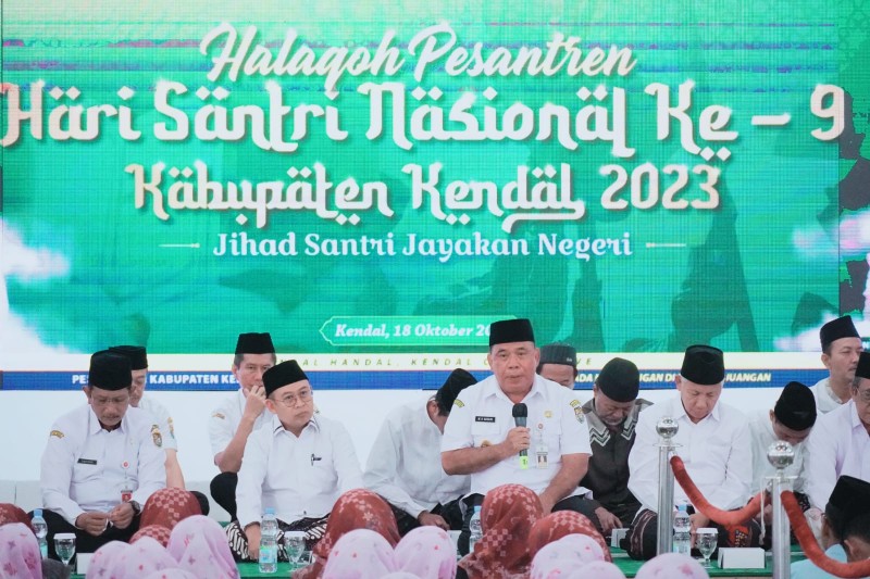 Rangkaian Acara HSN, Wakil Bupati Kendal Membuka Halaqoh Pondok Pesantren