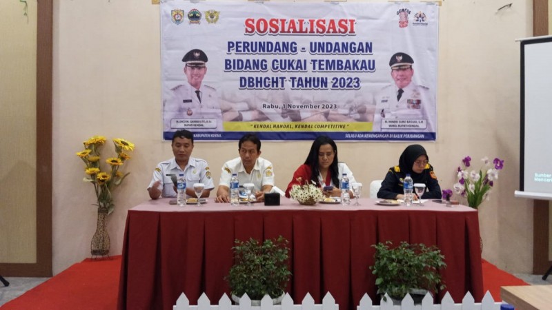 Pemda Kendal Fokus Melaksanakan Sosialisasi Perundang - Undangan DBHCHT