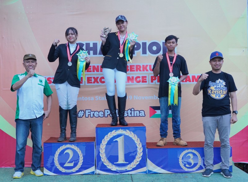 Pemkab Kendal Serahkan Hadiah Lomba Kendal Berkuda Tahun 2023