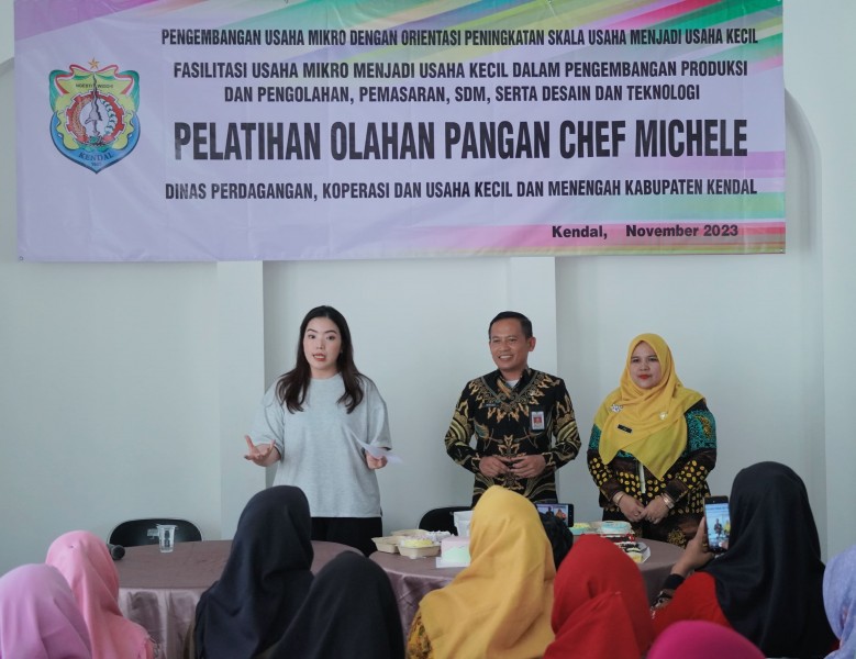 Disdakop UKM Kendal Menggelar Pelatihan Membuat Kue dan Katering