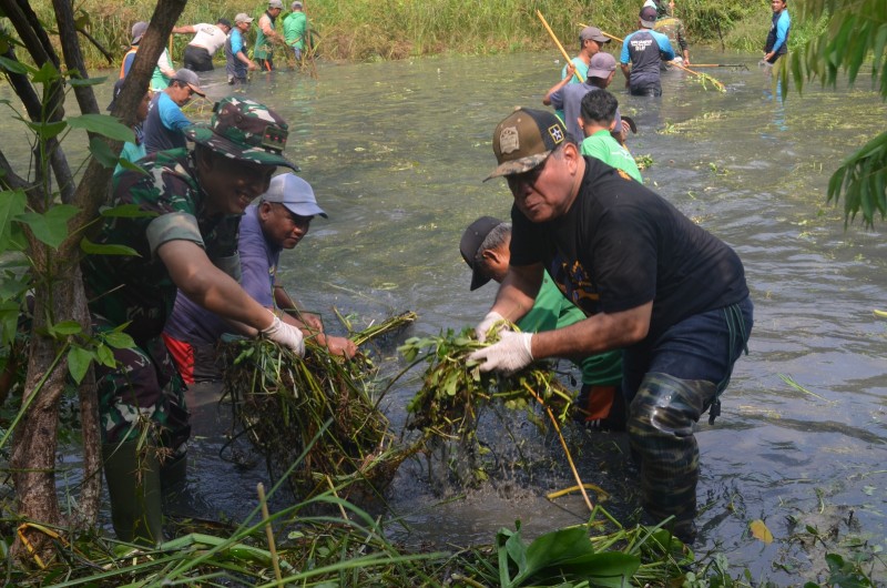 Kodim Kendal Gelar Karya Bakti Pembersihan Sampah