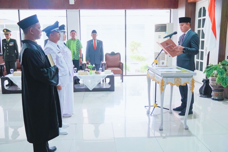 Bupati Kendal Melantik Dua Calon Kepala Desa PAW Terpilih