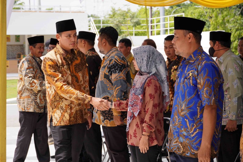 Bupati Kendal Melantik 100 ASN  Pejabat Administrator dan Jabatan Pengawas