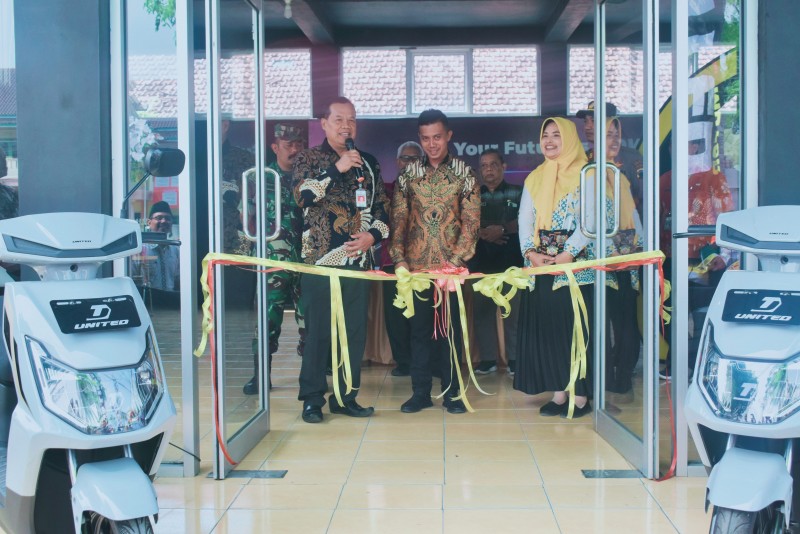SMK Bhineka Launching Kelas Industri Motor Listrik