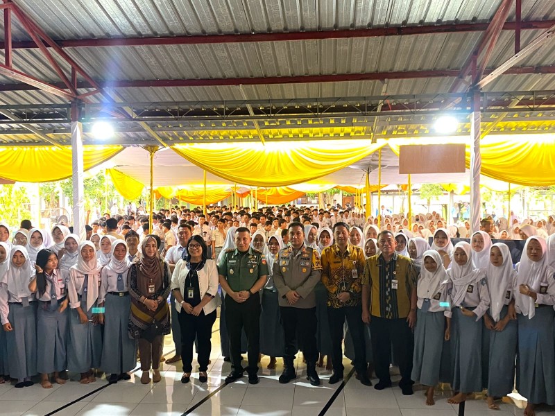 Pemerintah Kabupeten Kendal, Melakukan Pendidikan Politik Goes to School