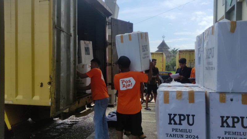 KPU Kendal Mulai Distribusikan Logistik Pemilu ke Tingkat Kecamatan