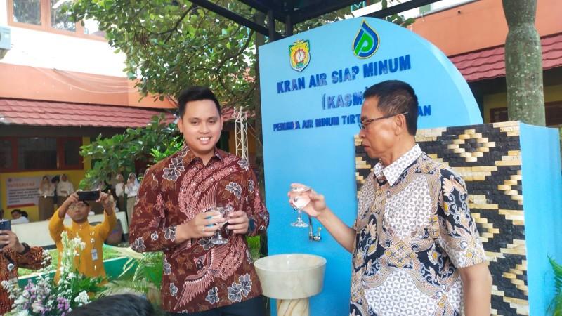 Bupati Kendal Resmikan Keran Air Siap Minum di Lingkungan Sekolah