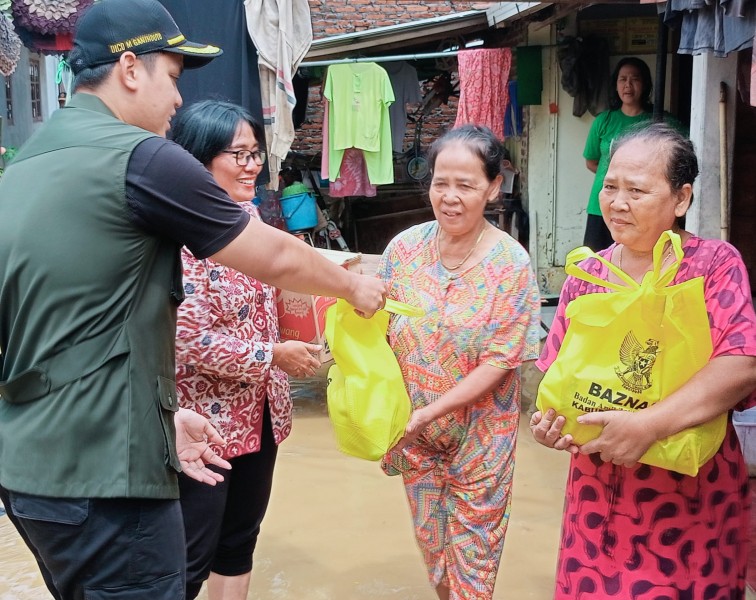 Bupati Kendal Tinjau Warga Terdampak Banjir