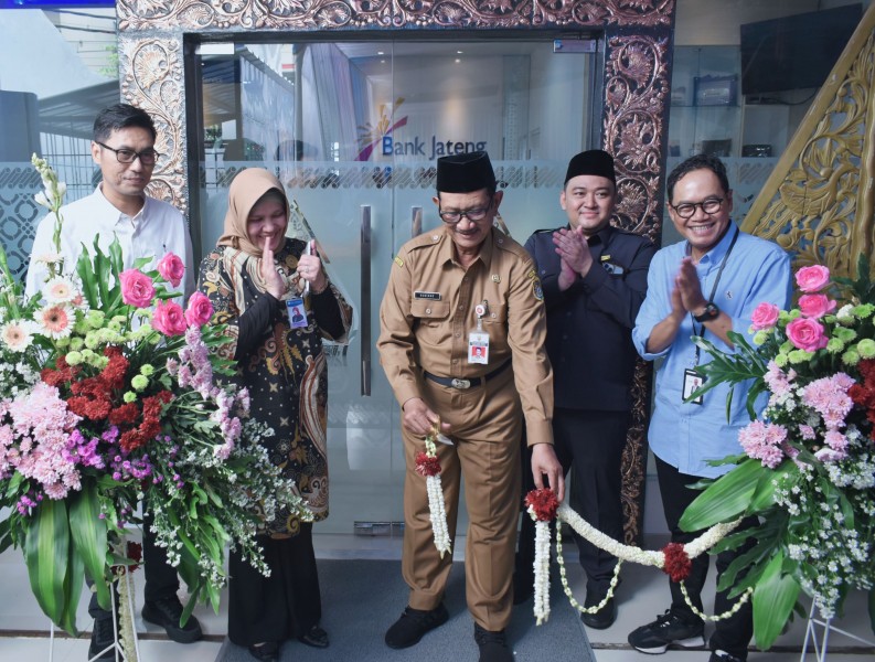 Sekda Kendal Resmikan KCP Bank Jateng Kaliwungu