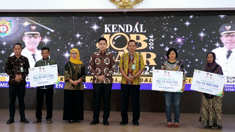 Bupati Kendal Serahkan Santunan Jaminan Kematian BPJS Ketenagakerjaan