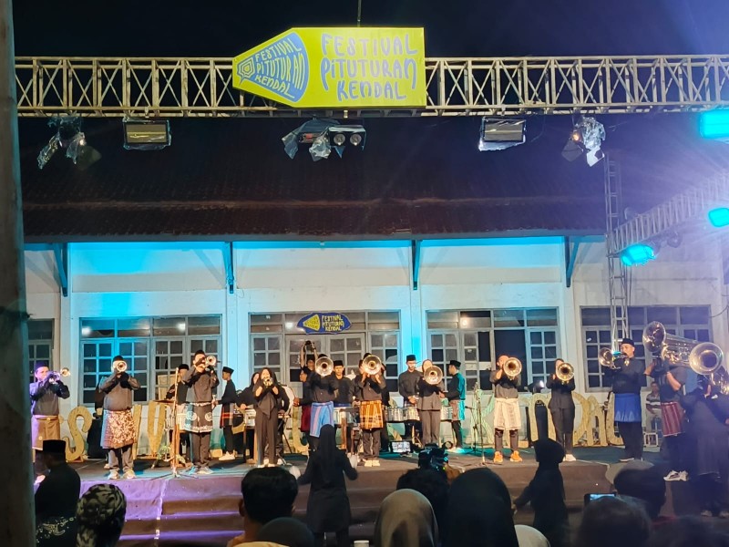 Festival Pituturan Kendal Menyajikan Pengetahuan Budaya Melalui Seni