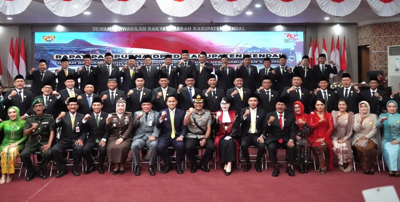 Bupati Kendal Sampaikan Pesan kepada Anggota DPRD Masa Jabatan 2024-2029