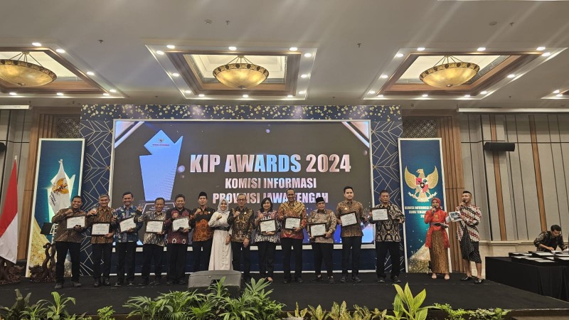 Pemkab Kendal Kembali Raih Predikat Badan Publik Informatif