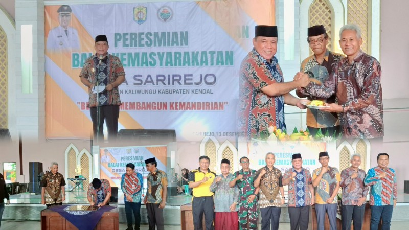 Wabup Kendal Resmikan Balai Kemasyarakatan Desa Sarirejo Kaliwungu