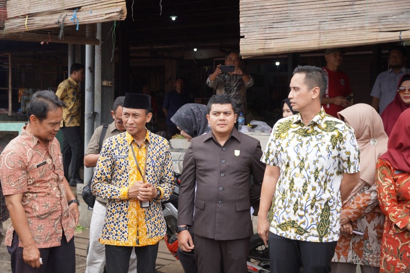 Monitoring Kondisi Fasilitasi Pasar Boja oleh DPR RI Komisi VI