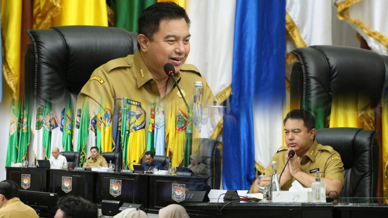 Sekjen Kemendagri Minta Pemda Kendalikan Kenaikan Harga Jelang Ramadan