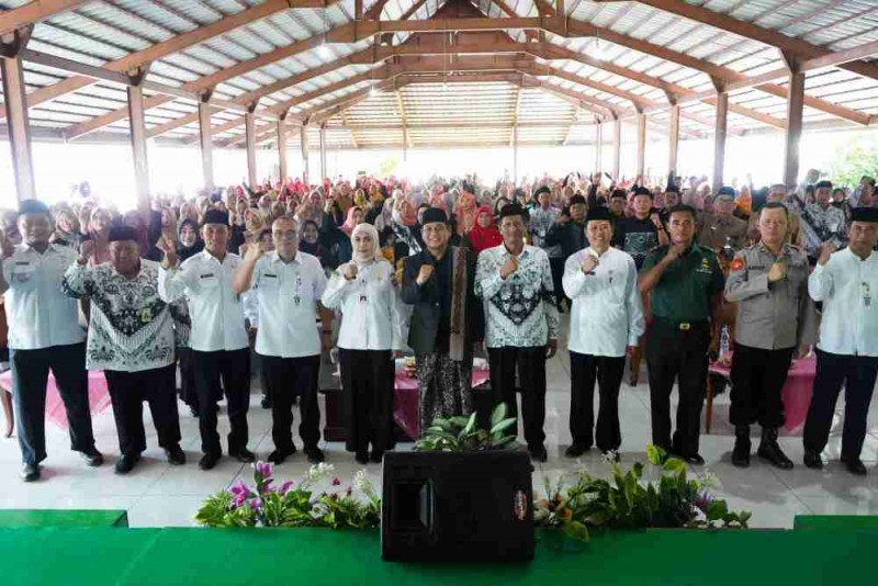 Bupati Kendal Apresiasi Dedikasi Para Guru