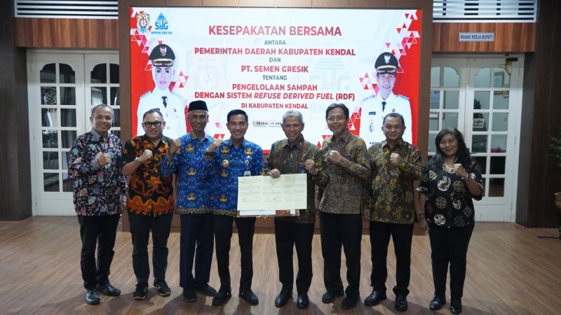 Pemkab Kendal MoU dengan PT Semen Gresik, Dorong Pengolahan Sampah Jadi RDF