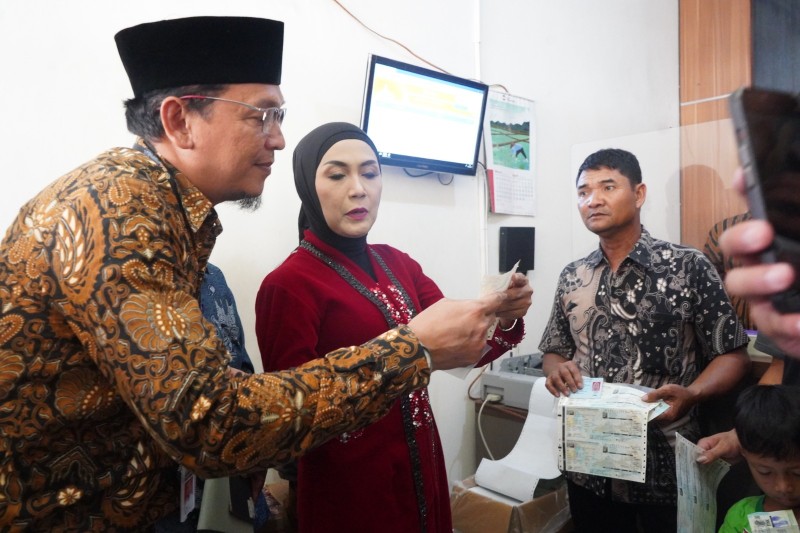 Bupati Kendal Tinjau Samsat Paten Weleri