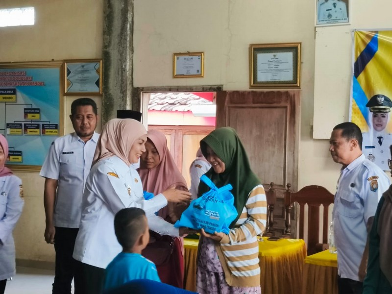 Bupati Kendal Salurkan Subsidi Bantuan Pangan Bagi Anak Berpotensi Stunting