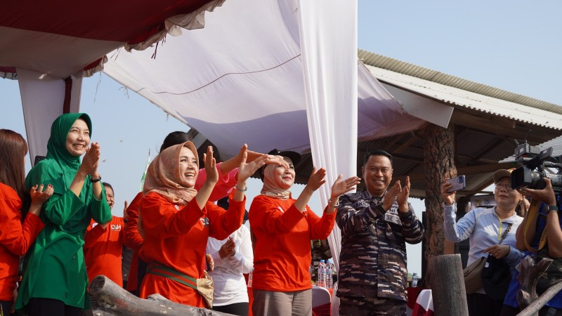 Program Mageri Segoro,Bupati Kendal Pimpin Penanaman 26 Ribu Bibit Mangrove