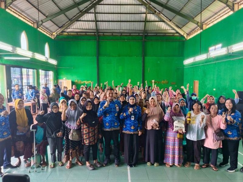 Pemkab Kendal Besama Pemprov berikan Bantuan Subsidi Pangan