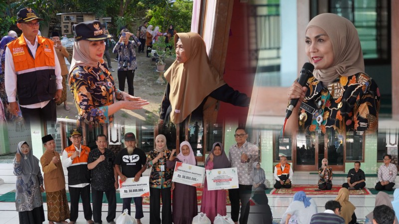 Bupati Kendal Serahkan Secara Simbolis Bantuan Pembangunan Rumah Baru