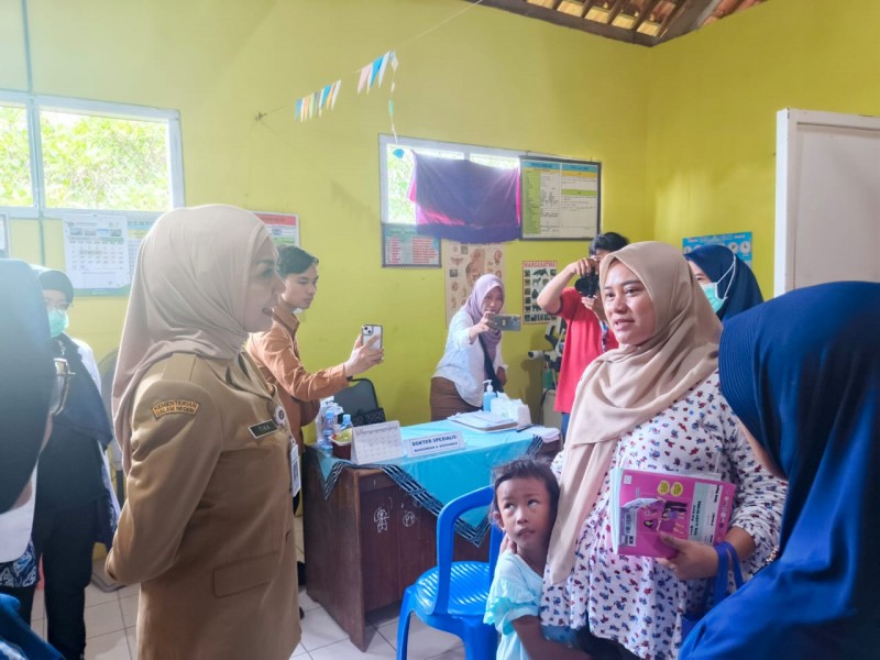 Bupati Kendal Pantau Program Speling di Desa Sidomukti Weleri