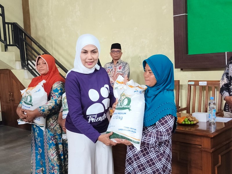 Pemkab Kendal Salurkan 553 Paket Bantuan Pangan Nasional