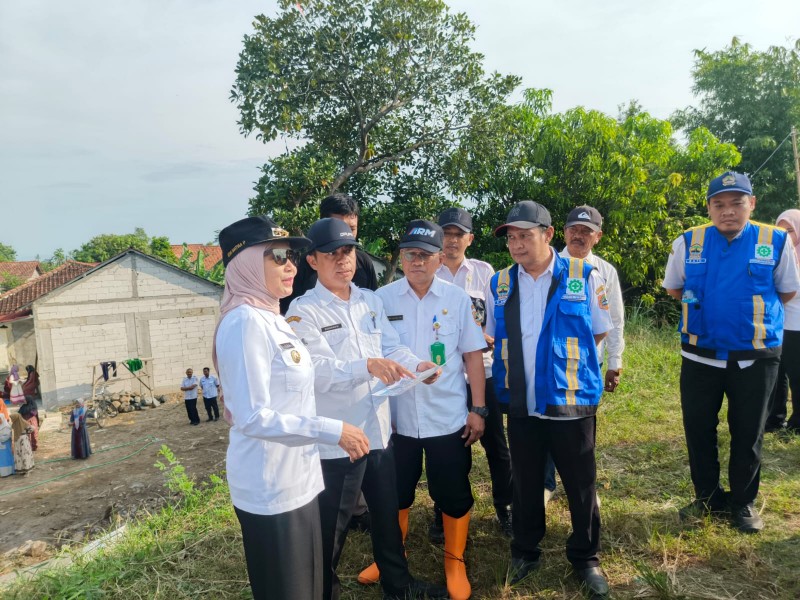 Bupati Kendal Tinjau Pembuatan Tanggul Darurat Sungai Bodri