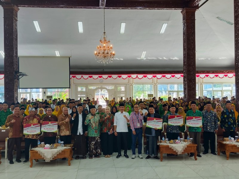 Pemkab Kendal Serahkan Bantuan Hibah Penyelenggara Pendidikan Keagamaan
