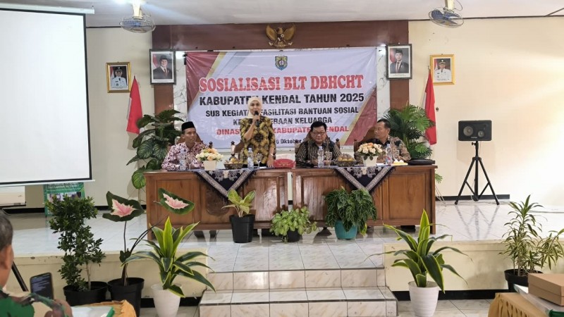 Pemkab Kendal Kembali Salurkan BLT DBHCHT