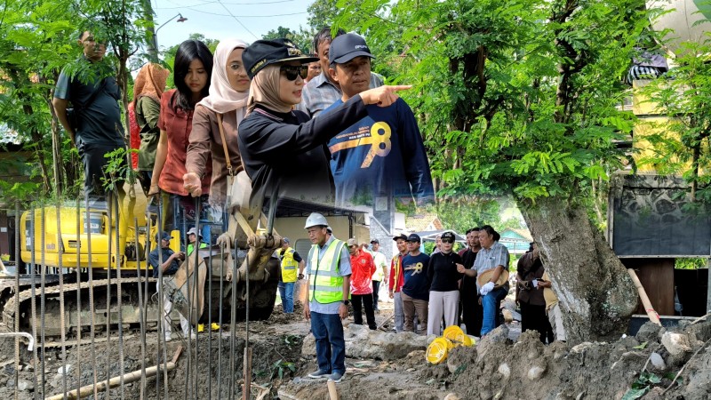 Bupati Kendal Tinjau Pembangunan Jembatan di Kartikajaya
