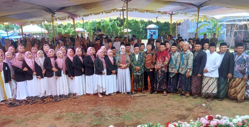 Bupati Kendal Apresiasi Keteladanan Guru dan Murid MI NU 71 Unggulan