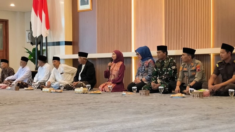 Gelar Pengajian Rutin, Bupati : Sarana Silaturahmi dan Berdoa Bersama