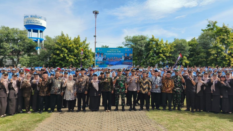 Bupati Kendal Pimpin Penutupan Bintalsik Siswa SMK Bina Utama