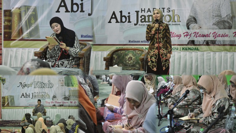 Bupati Kendal Hadiri Acara Pengajian bersama Ning Nawal Taj Yasin