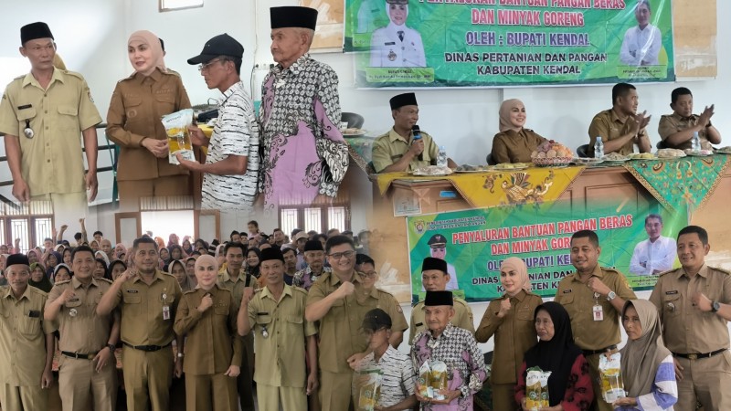 Bupati Kendal Salurkan Bantuan CPP Beras dan Minyak di Desa Ngadiwarno