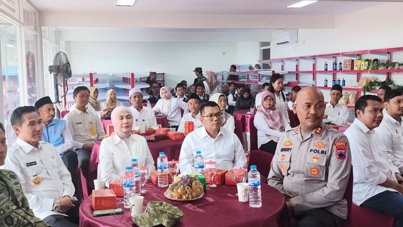 Kendal Ikuti Peresmian 1.061 KDKMP oleh Presiden Prabowo