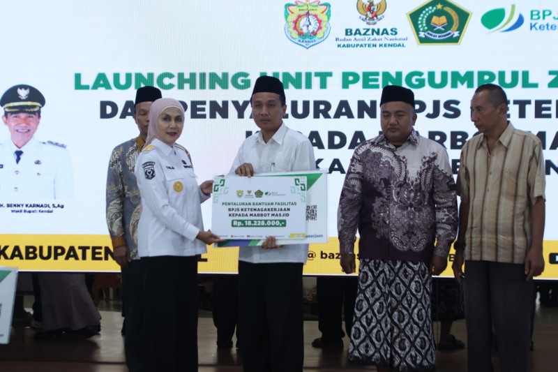 Luncurkan UPZ KUA, Perkuat Pengelolaan Zakat dan Perlindungan Marbot Masjid