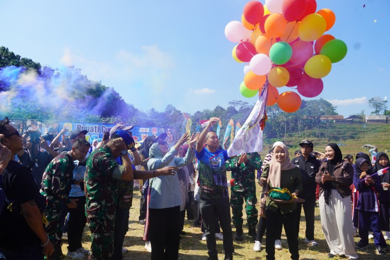Bupati Cup KPXC 2026 Jadi Momentum Promosi Wisata Paralayang Curug Sewu
