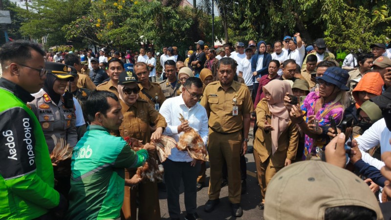 Bupati Kendal Tampung Aspirasi Damai Peternak Ayam Kendal