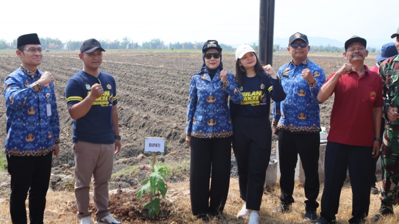 Bupati Kendal Hadiri Karta Menanam, Dorong Penghijauan dan Ketahanan Pangan